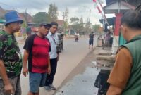Lurah Kemang Agung Budi Laksana SE MM meninjau langsung bersama pihak PDAM