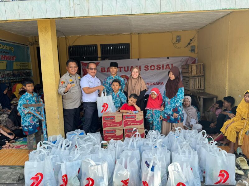 Kabag Bekum Biro Logistik Polda Sumsel, AKBP Ghazali, yang hadir bersama timnya untuk menyerahkan bantuan secara langsung ke Panti Asuhan Peduli Anak Yatim