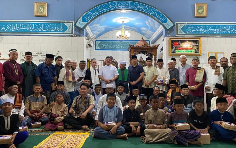 Gubernur Sumsel Bersama Plt Camat Kertapati dan Lurah Kemang Agung di Masjid Nurul Iman