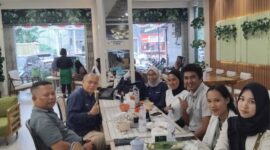 Pertemuan silaturahmi antara jajaran PJS Sumsel dan perwakilan PT Bukit Asam Tbk berlangsung hangat di Pempek Beringin, Jalan Radial, Palembang, pada Rabu (20/8/2025). 